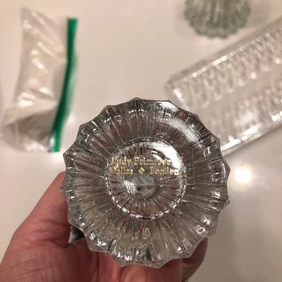 Lady Primrose vanity set with royal extract dusting powder - Picture 8 of 8